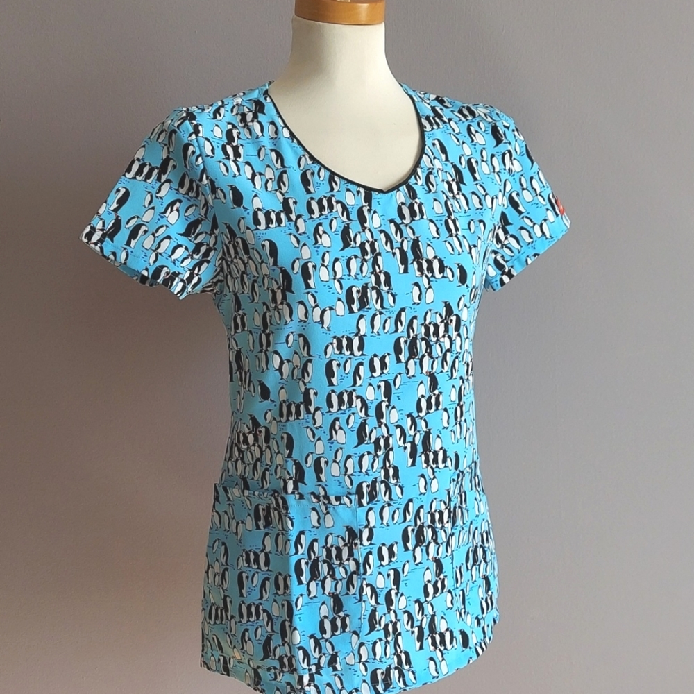 Dickie's | Penguin scrub top